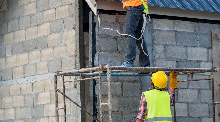 Expert new roof installation services in Williamsfield, IL